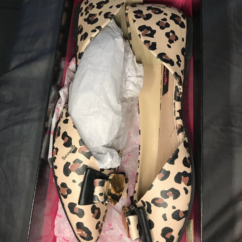 Betsey Johnson/Betseyville Leopard Isabel flats